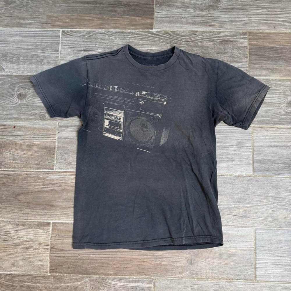 2000s Y2K faded Aeropostale Boombox Graphic baby tee size S
